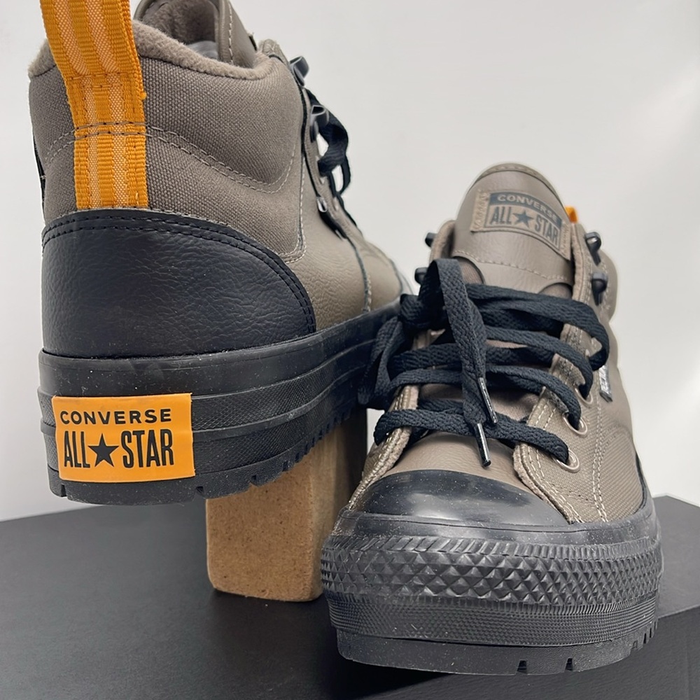 Converse Men’s High-Top Boots in Olive Green and Black with Orange Pull-Tab - Picture 9 of 16